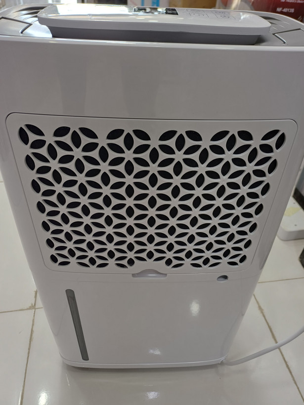 رطوبت گیر DEHUMIDIFIER برند کراون مدل MD_231A